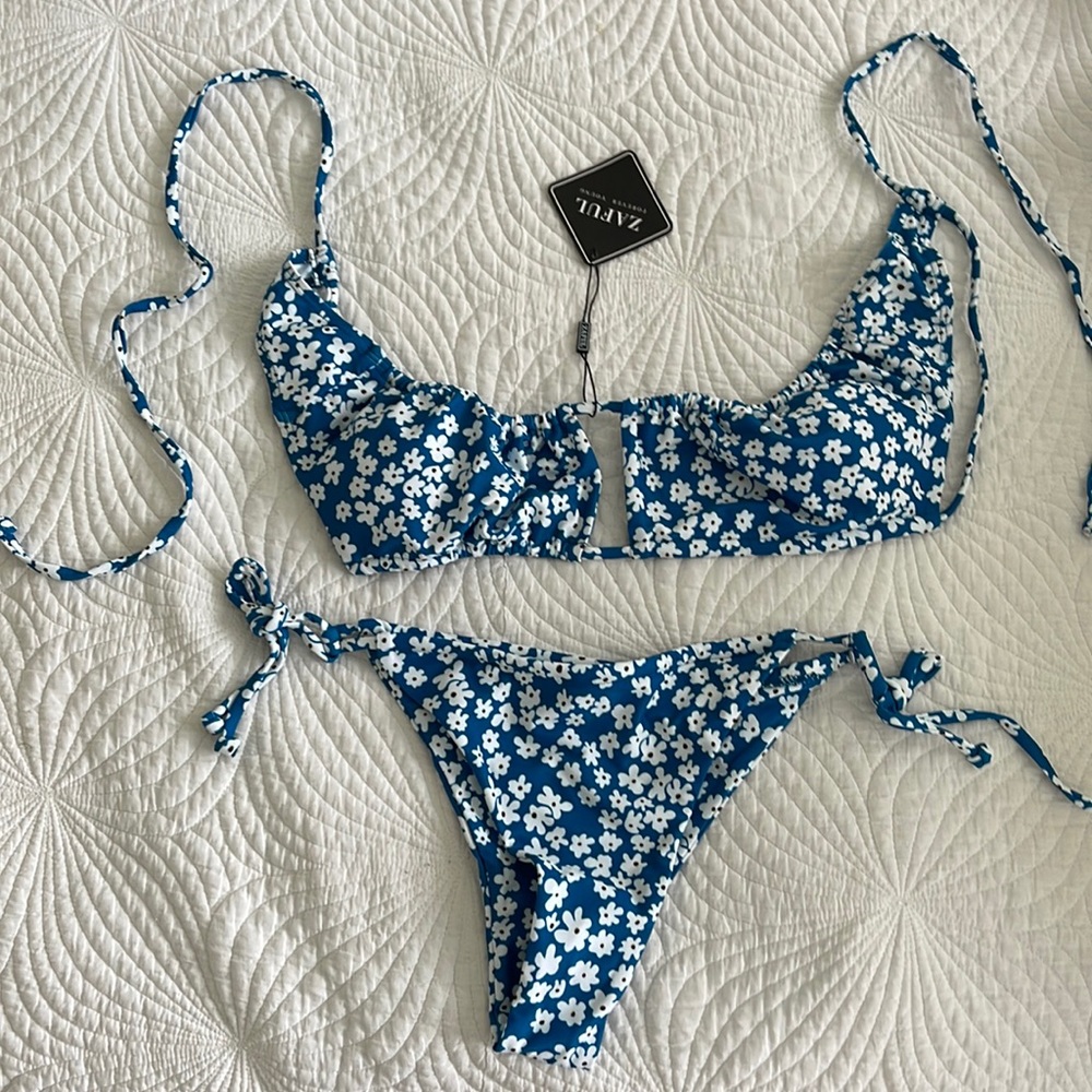 Zaful Women’s Flower Bikini